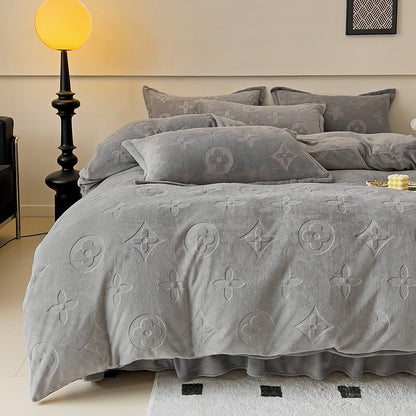 Carved Milk Velvet Bedding Set Winter Four-Piece