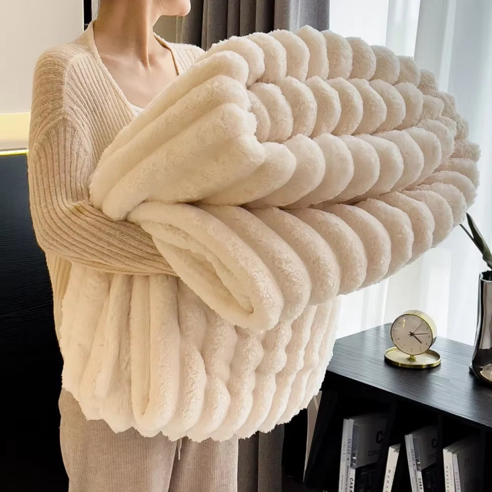 Experience Ultimate Comfort with Our 250GSM Coral Fleece Throw Blanket - Perfect for Cozy Winter Naps!