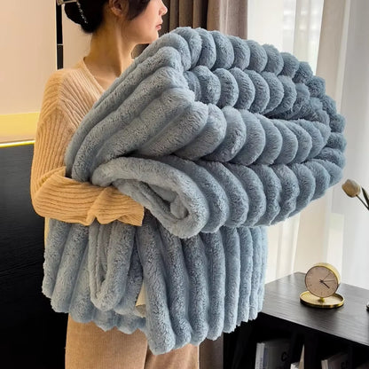 Experience Ultimate Comfort with Our 250GSM Coral Fleece Throw Blanket - Perfect for Cozy Winter Naps!